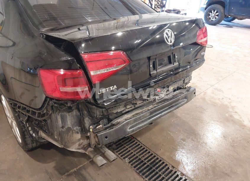 Photo 6 of 2015 Volkswagen Jetta 2.0L TDI S (VIN 3VWLA7AJ2FM341784)