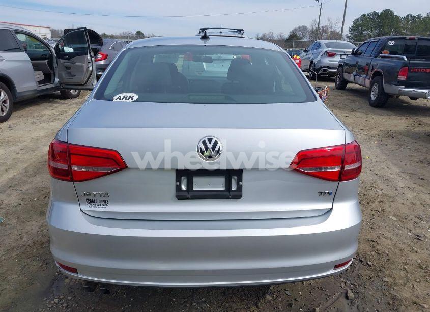 Photo 16 of 2015 Volkswagen Jetta 2.0L TDI S (VIN 3VWLA7AJ4FM280812)