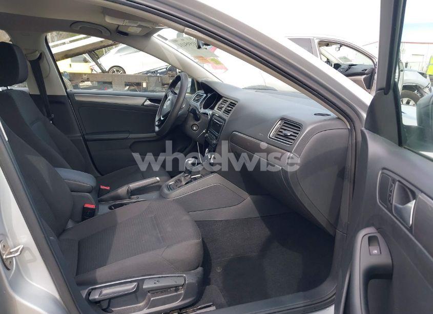 Photo 5 of 2015 Volkswagen Jetta 2.0L TDI S (VIN 3VWLA7AJ4FM280812)