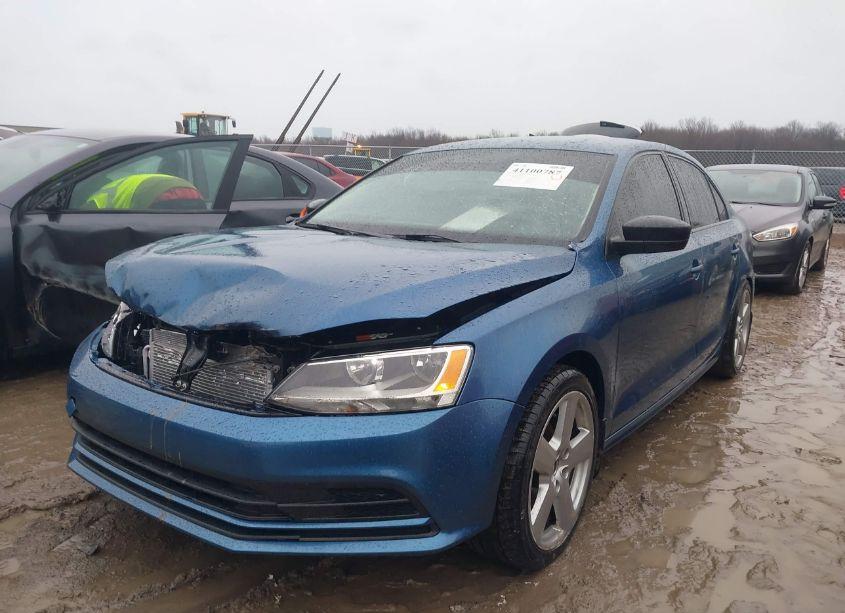 Photo 2 of 2015 Volkswagen Jetta 2.0L TDI S (VIN 3VWLA7AJ5FM292399)