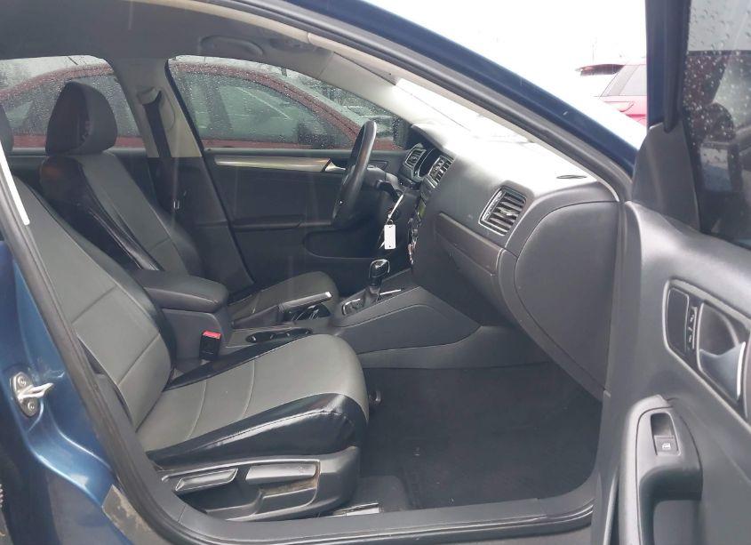 Photo 5 of 2015 Volkswagen Jetta 2.0L TDI S (VIN 3VWLA7AJ5FM292399)
