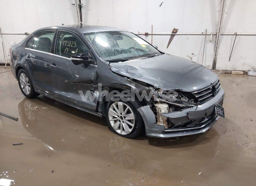 2015 Volkswagen Jetta 2.0L TDI SE (VIN 3VWLA7AJ5FM420690) main photo