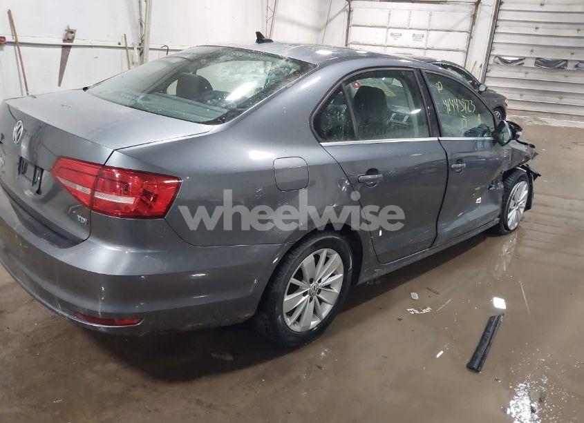 Photo 4 of 2015 Volkswagen Jetta 2.0L TDI SE (VIN 3VWLA7AJ5FM420690)