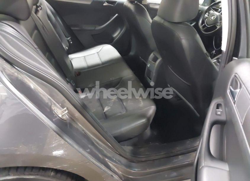 Photo 8 of 2015 Volkswagen Jetta 2.0L TDI SE (VIN 3VWLA7AJ5FM420690)