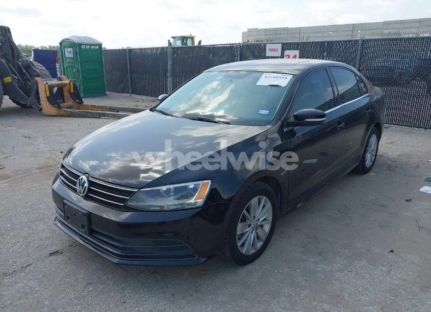 Photo 2 of 2015 Volkswagen Jetta 2.0L TDI SE (VIN 3VWLA7AJ7FM219342)