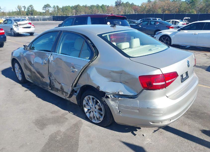 Photo 3 of 2015 Volkswagen Jetta 2.0L TDI SE (VIN 3VWLA7AJ7FM254186)