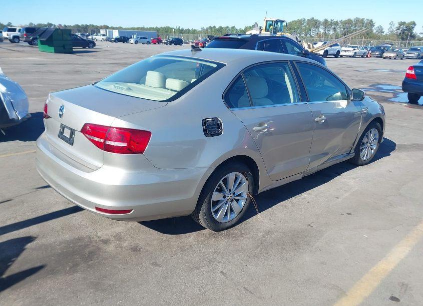 Photo 4 of 2015 Volkswagen Jetta 2.0L TDI SE (VIN 3VWLA7AJ7FM254186)