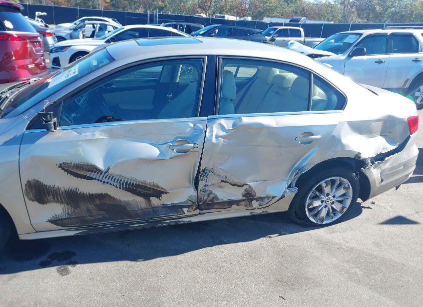 Photo 6 of 2015 Volkswagen Jetta 2.0L TDI SE (VIN 3VWLA7AJ7FM254186)