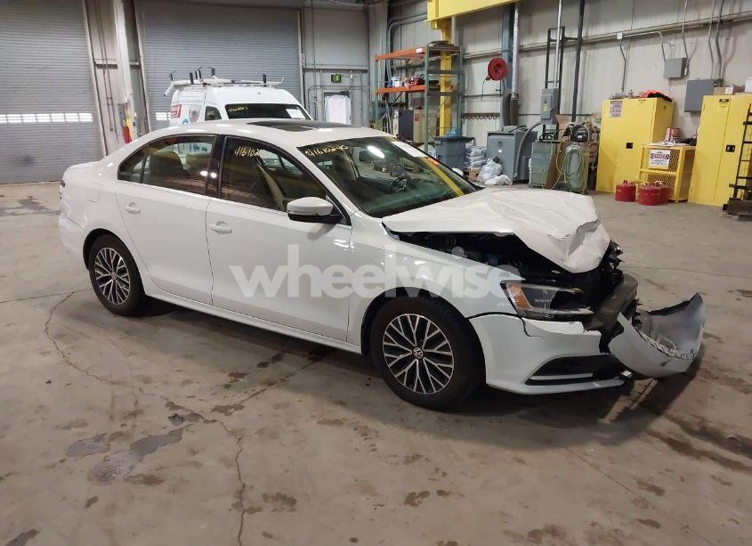 2015 Volkswagen Jetta 2.0L TDI SE (VIN 3VWLA7AJ7FM296633) main photo