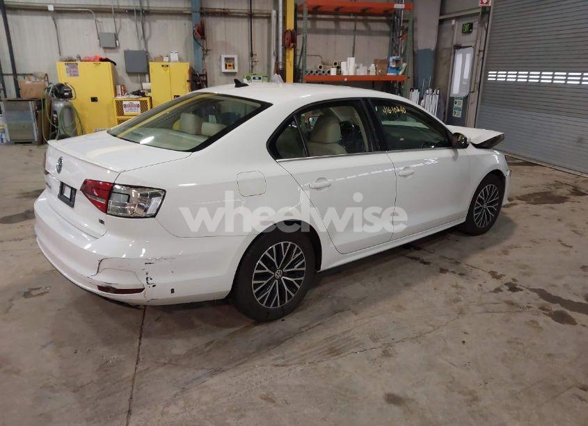 Photo 4 of 2015 Volkswagen Jetta 2.0L TDI SE (VIN 3VWLA7AJ7FM296633)