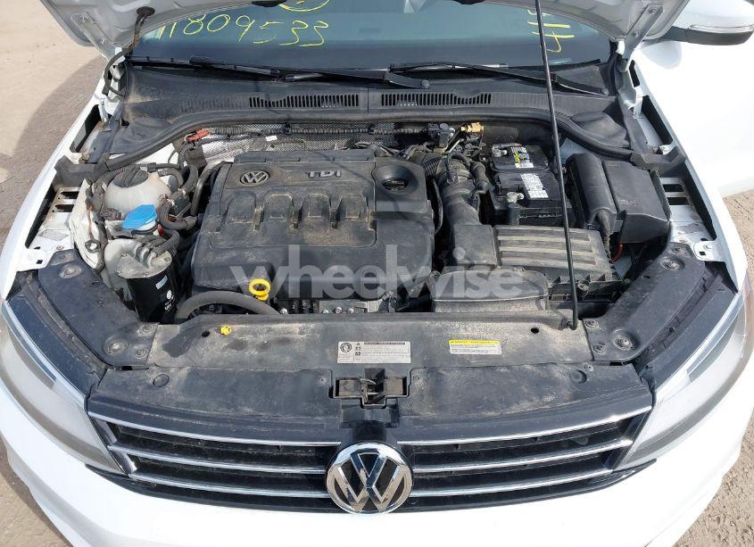 Photo 10 of 2015 Volkswagen Jetta 2.0L TDI SEL (VIN 3VWLA7AJ8FM204381)
