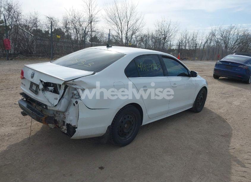 Photo 4 of 2015 Volkswagen Jetta 2.0L TDI SEL (VIN 3VWLA7AJ8FM204381)