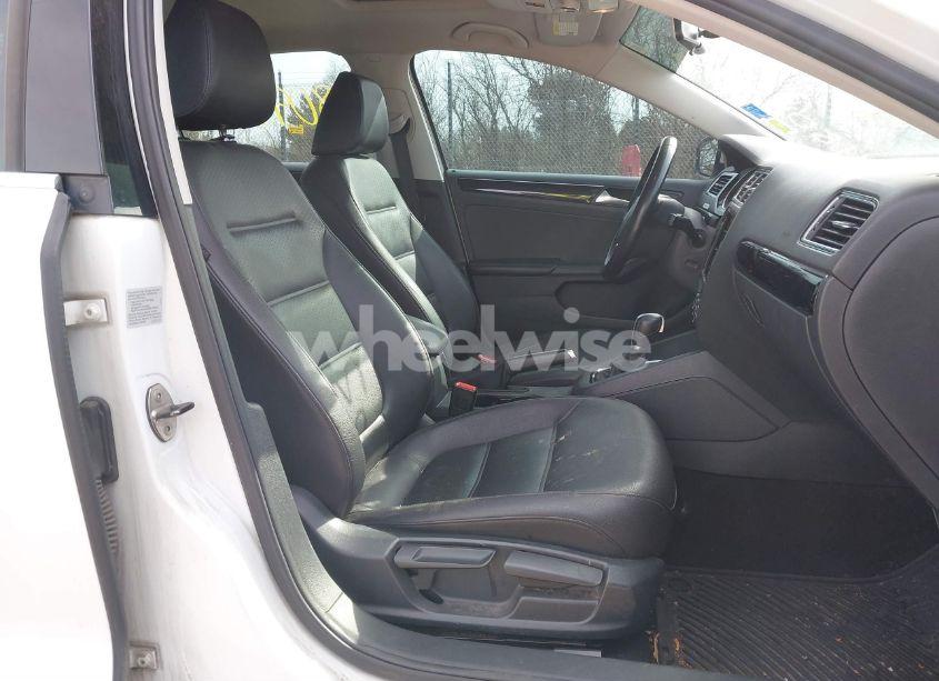 Photo 5 of 2015 Volkswagen Jetta 2.0L TDI SEL (VIN 3VWLA7AJ8FM204381)