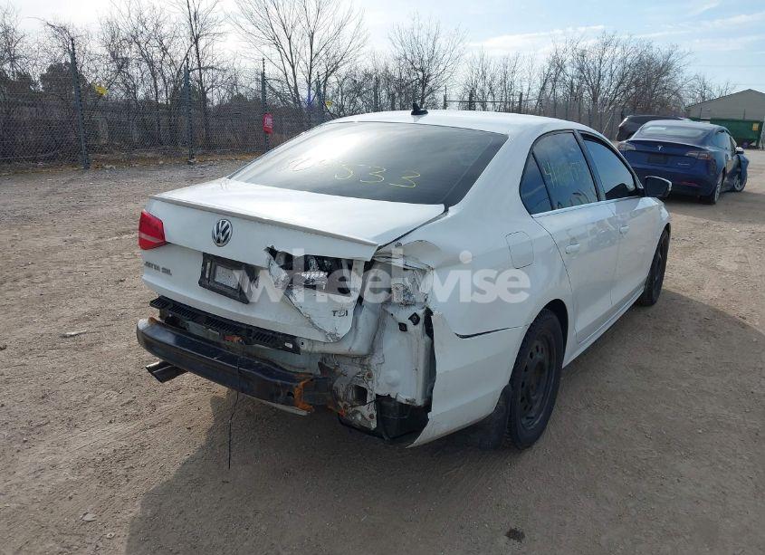 Photo 6 of 2015 Volkswagen Jetta 2.0L TDI SEL (VIN 3VWLA7AJ8FM204381)