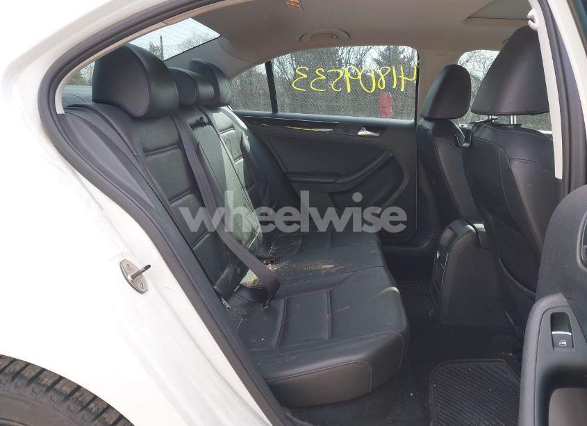Photo 8 of 2015 Volkswagen Jetta 2.0L TDI SEL (VIN 3VWLA7AJ8FM204381)