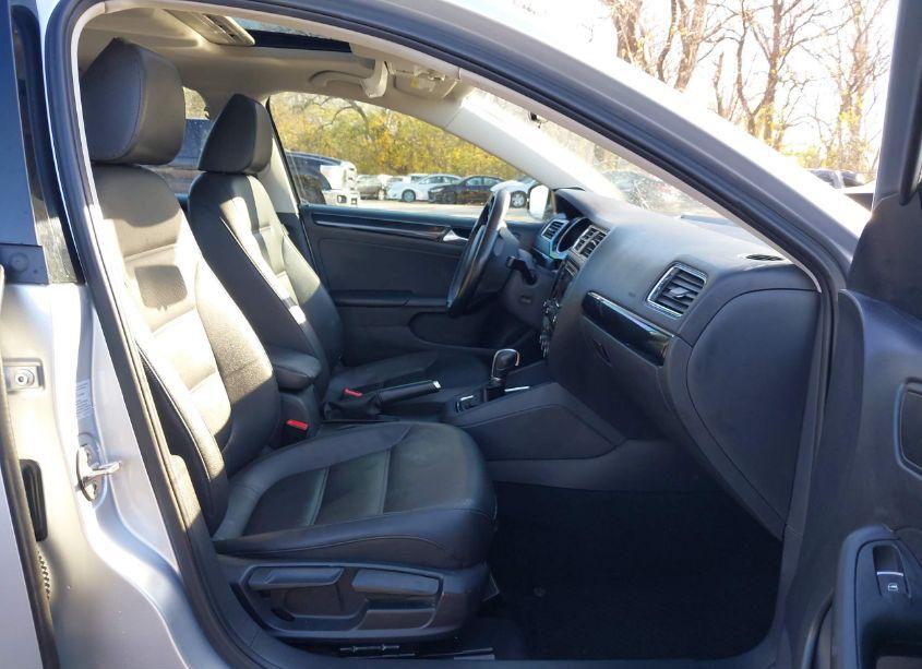 Photo 5 of 2015 Volkswagen Jetta 2.0L TDI SEL (VIN 3VWLA7AJ9FM262712)