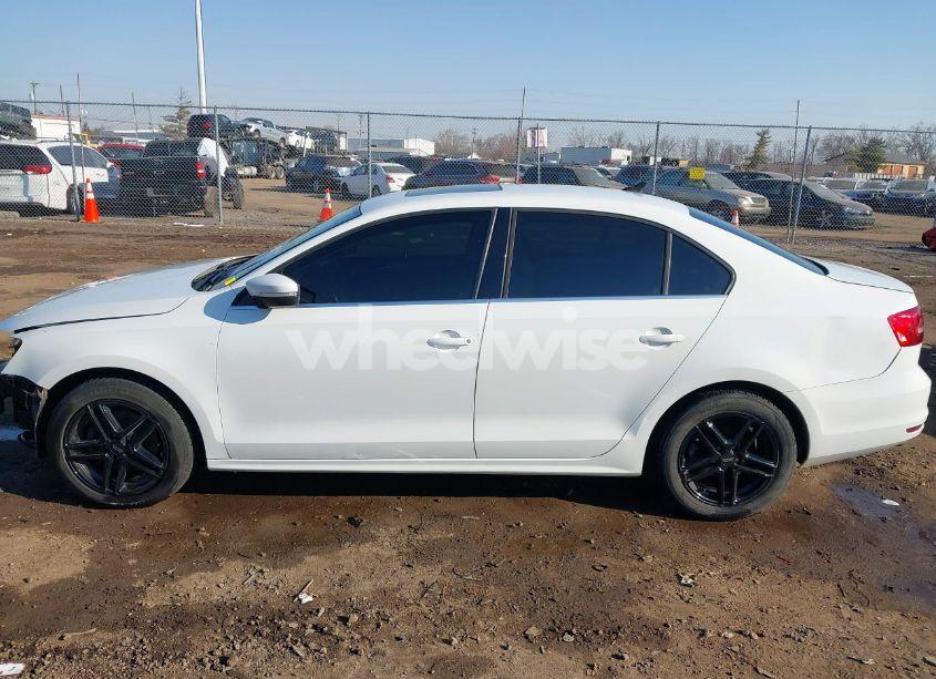 Photo 15 of 2015 Volkswagen Jetta 2.0L TDI SE (VIN 3VWLA7AJXFM347283)