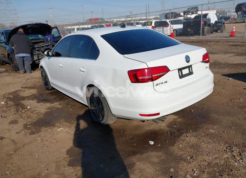Photo 3 of 2015 Volkswagen Jetta 2.0L TDI SE (VIN 3VWLA7AJXFM347283)