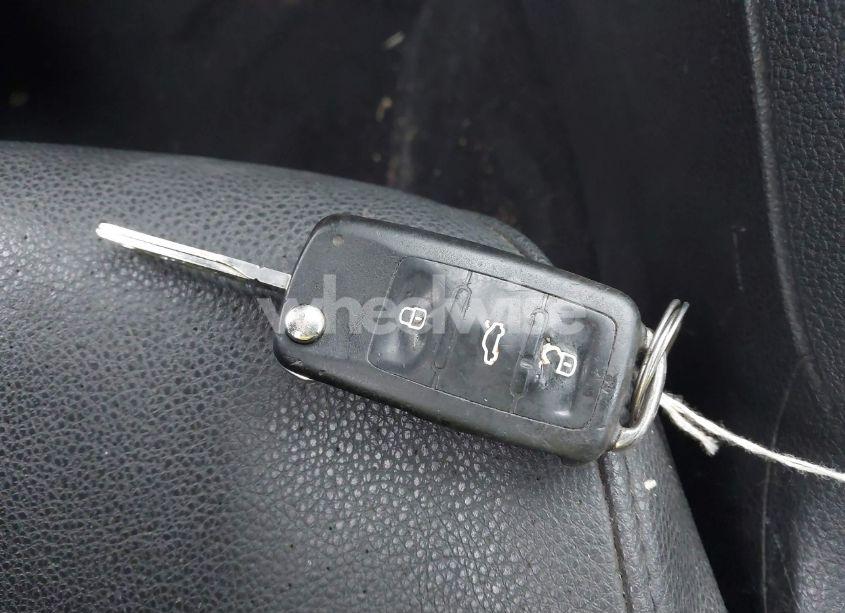 Photo 11 of 2011 Volkswagen Jetta 2.0L TDI (VIN 3VWLL7AJ0BM048535)