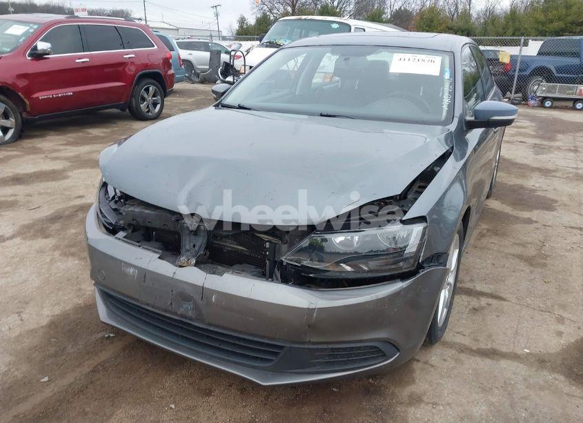 Photo 6 of 2011 Volkswagen Jetta 2.0L TDI (VIN 3VWLL7AJ0BM048535)