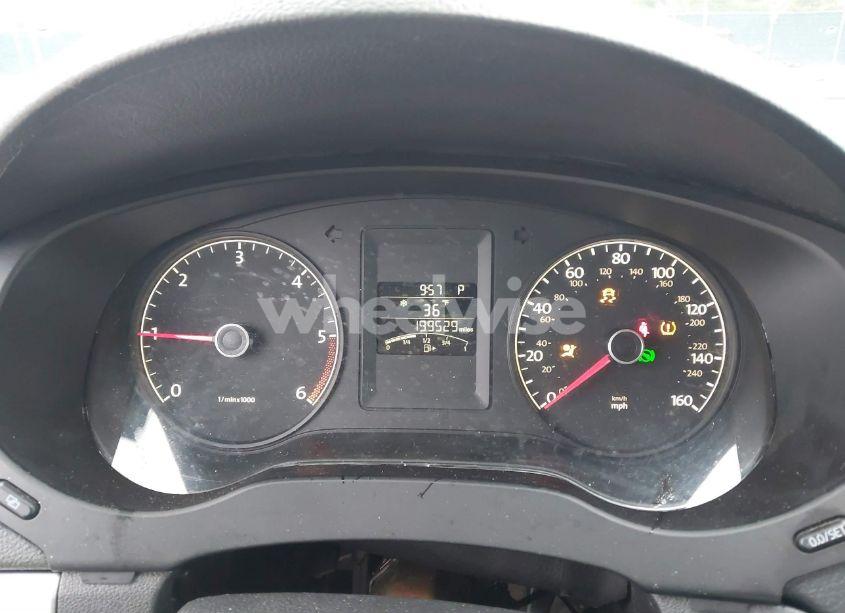 Photo 7 of 2011 Volkswagen Jetta 2.0L TDI (VIN 3VWLL7AJ0BM048535)