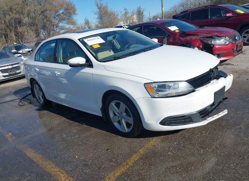 2011 Volkswagen Jetta 2.0L TDI (VIN 3VWLL7AJ0BM070602) main photo