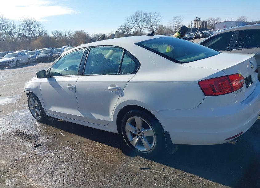 Photo 14 of 2011 Volkswagen Jetta 2.0L TDI (VIN 3VWLL7AJ0BM070602)