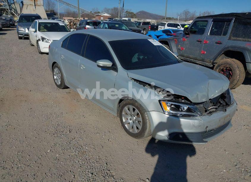 2012 Volkswagen Jetta 2.0L TDI (VIN 3VWLL7AJ0CM070228) main photo