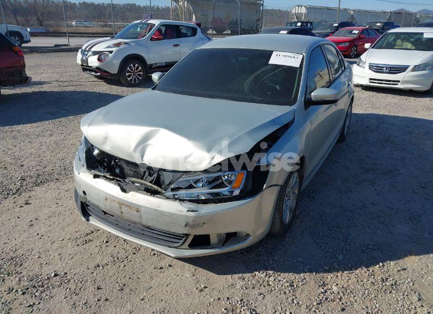 Photo 2 of 2012 Volkswagen Jetta 2.0L TDI (VIN 3VWLL7AJ0CM070228)