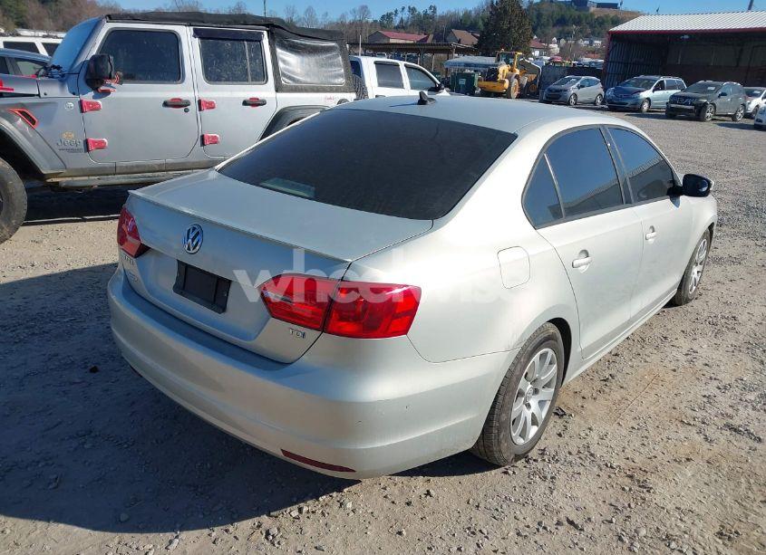 Photo 4 of 2012 Volkswagen Jetta 2.0L TDI (VIN 3VWLL7AJ0CM070228)