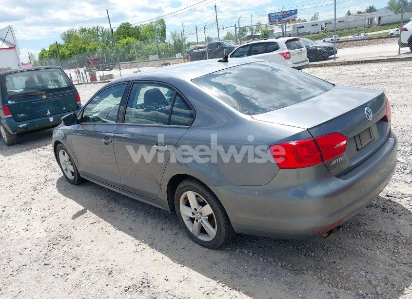 Photo 3 of 2012 Volkswagen Jetta 2.0L TDI (VIN 3VWLL7AJ0CM341353)