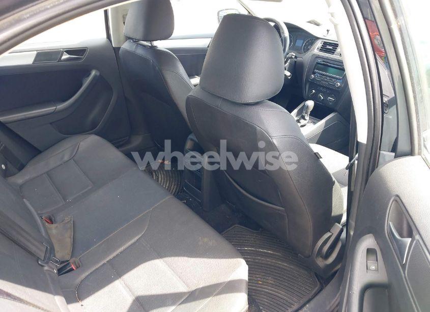 Photo 8 of 2012 Volkswagen Jetta 2.0L TDI (VIN 3VWLL7AJ0CM341353)