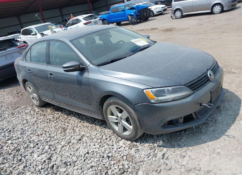 2012 Volkswagen Jetta 2.0L TDI (VIN 3VWLL7AJ0CM427830) main photo