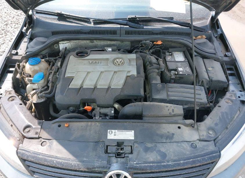 Photo 10 of 2012 Volkswagen Jetta 2.0L TDI (VIN 3VWLL7AJ0CM427830)