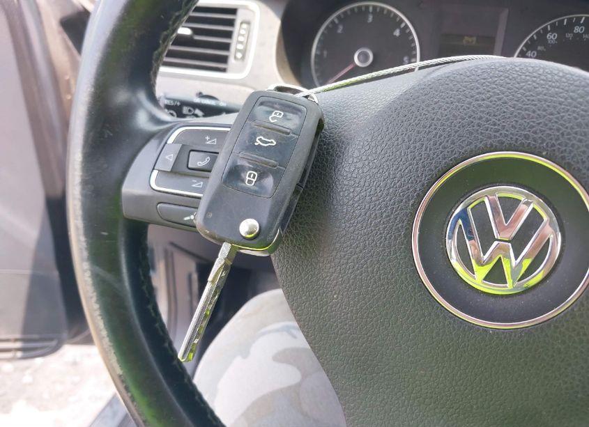 Photo 11 of 2012 Volkswagen Jetta 2.0L TDI (VIN 3VWLL7AJ0CM427830)