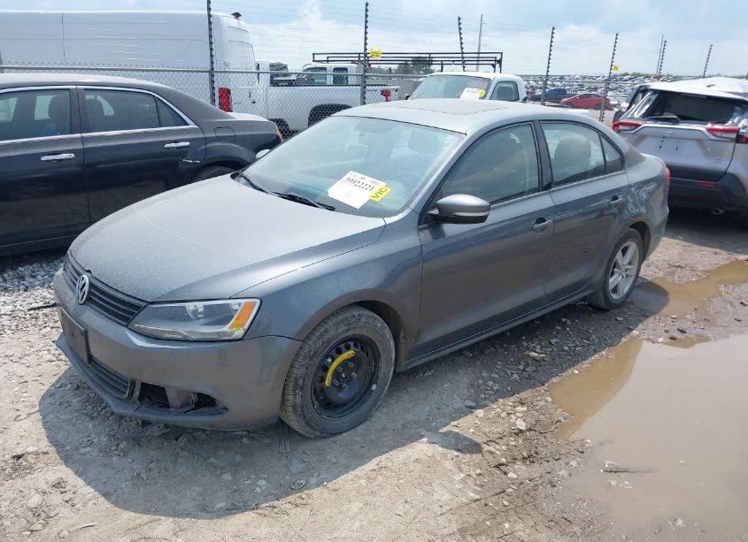 Photo 2 of 2012 Volkswagen Jetta 2.0L TDI (VIN 3VWLL7AJ0CM427830)