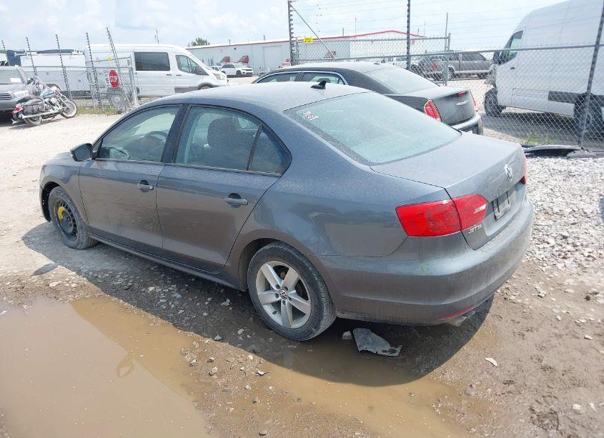 Photo 3 of 2012 Volkswagen Jetta 2.0L TDI (VIN 3VWLL7AJ0CM427830)