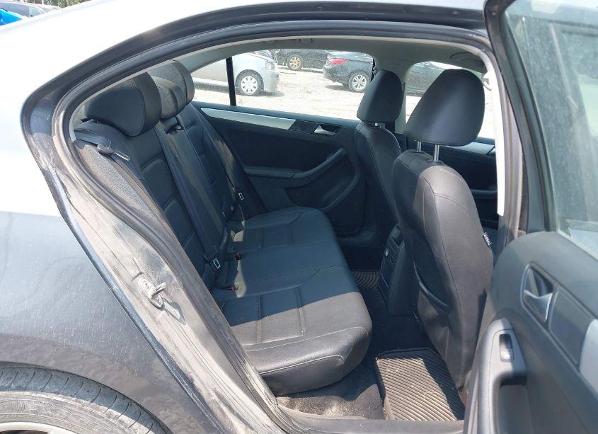 Photo 8 of 2012 Volkswagen Jetta 2.0L TDI (VIN 3VWLL7AJ0CM427830)