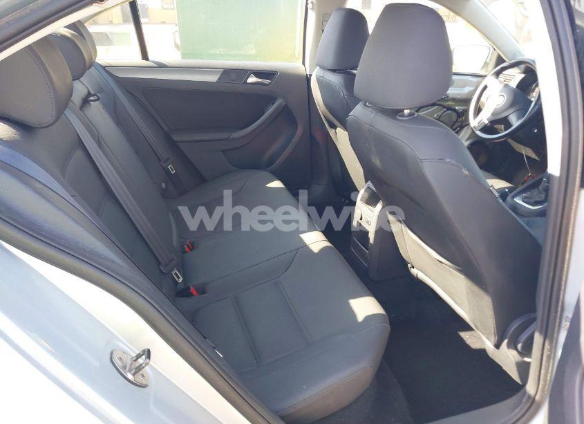 Photo 8 of 2013 Volkswagen Jetta 2.0L TDI (VIN 3VWLL7AJ0DM385077)