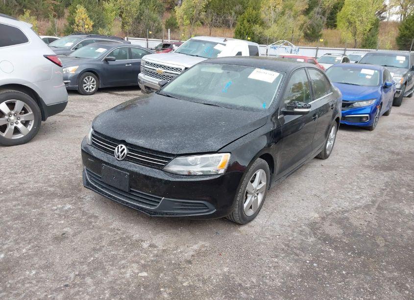Photo 2 of 2013 Volkswagen Jetta 2.0L TDI (VIN 3VWLL7AJ0DM434942)