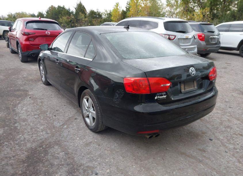 Photo 3 of 2013 Volkswagen Jetta 2.0L TDI (VIN 3VWLL7AJ0DM434942)