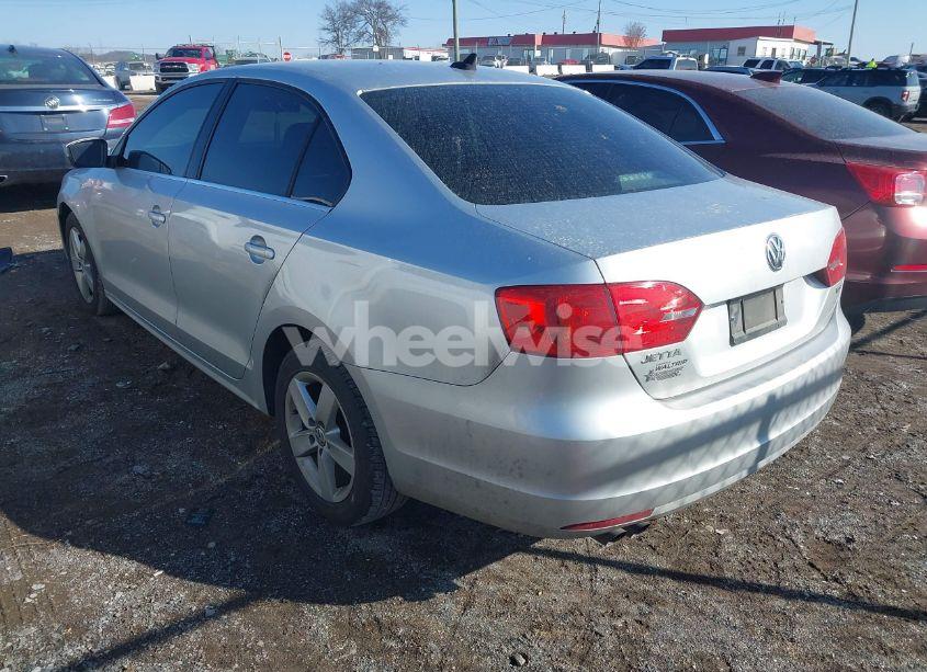 Photo 3 of 2014 Volkswagen Jetta 2.0L TDI (VIN 3VWLL7AJ0EM364313)