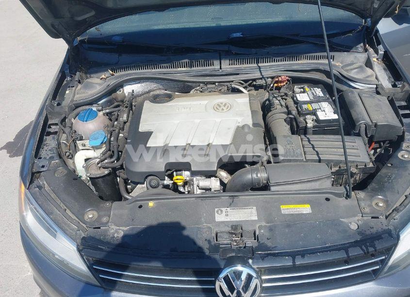 Photo 10 of 2014 Volkswagen Jetta 2.0L TDI (VIN 3VWLL7AJ0EM373402)