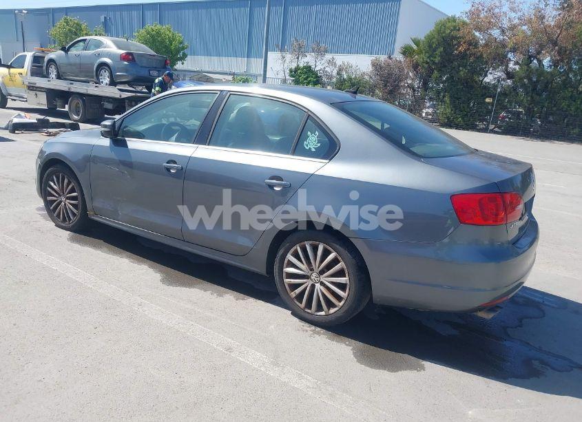 Photo 3 of 2014 Volkswagen Jetta 2.0L TDI (VIN 3VWLL7AJ0EM373402)