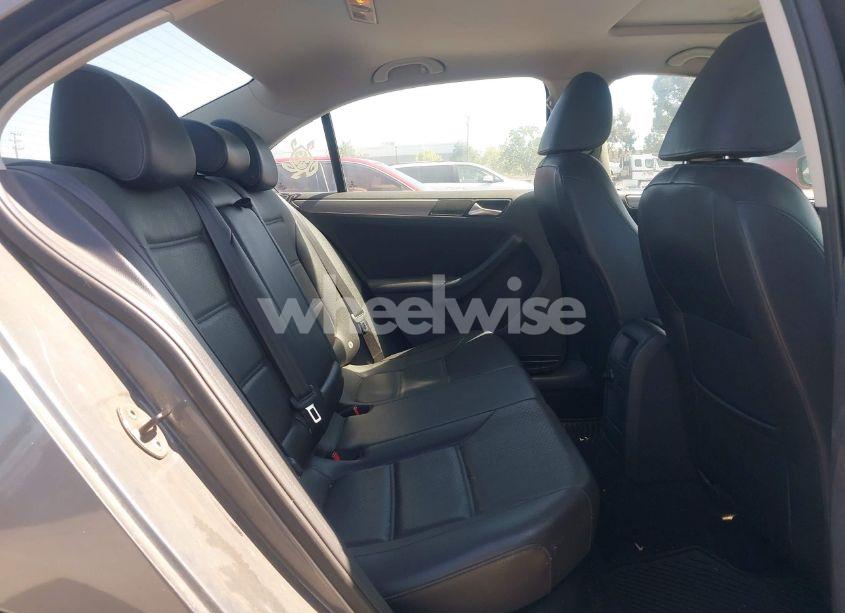 Photo 8 of 2014 Volkswagen Jetta 2.0L TDI (VIN 3VWLL7AJ0EM373402)