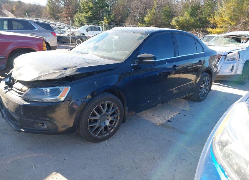 Photo 2 of 2011 Volkswagen Jetta 2.0L TDI (VIN 3VWLL7AJ1BM097968)