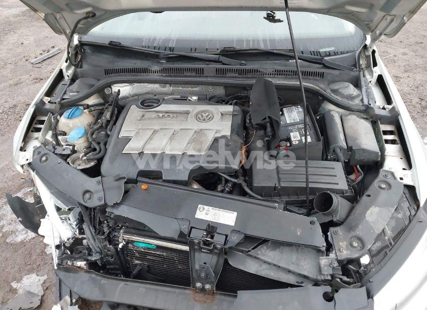 Photo 10 of 2012 Volkswagen Jetta 2.0L TDI (VIN 3VWLL7AJ1CM073025)