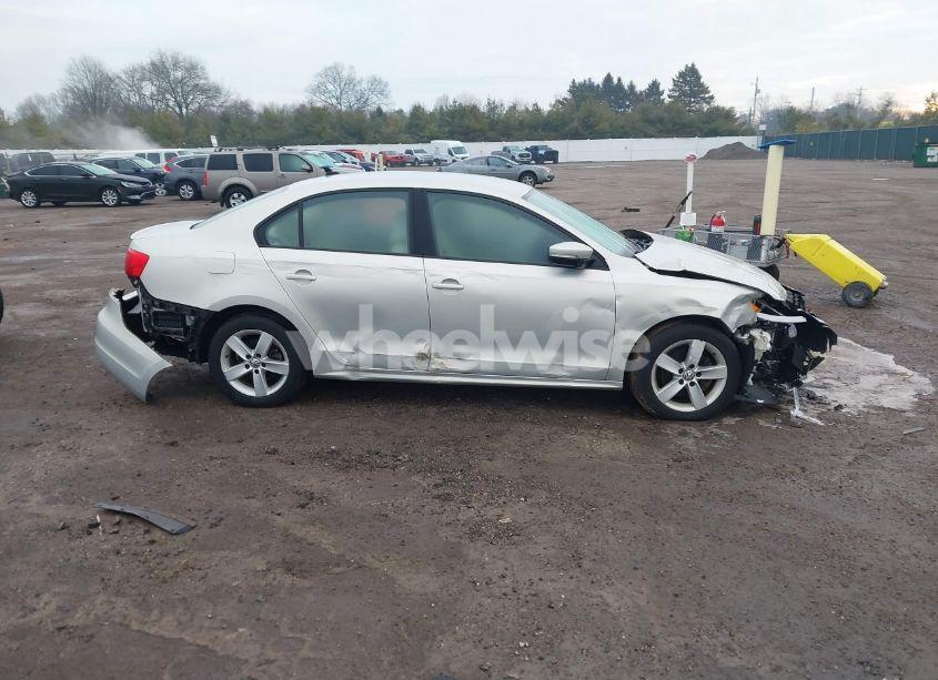 Photo 13 of 2012 Volkswagen Jetta 2.0L TDI (VIN 3VWLL7AJ1CM073025)