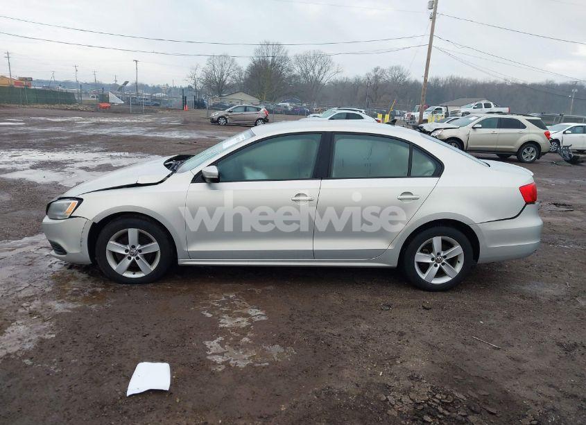 Photo 14 of 2012 Volkswagen Jetta 2.0L TDI (VIN 3VWLL7AJ1CM073025)