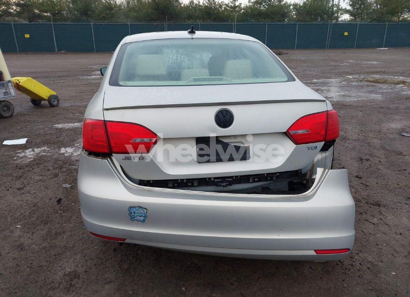 Photo 16 of 2012 Volkswagen Jetta 2.0L TDI (VIN 3VWLL7AJ1CM073025)